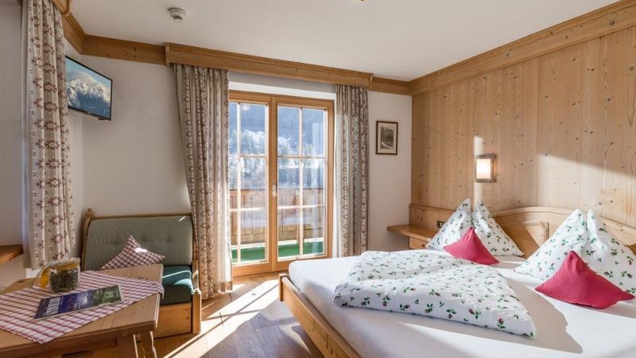 Zimmer mit Schlafsofa zur Sonnseite Zimmer mit Schlafsofa zur Sonnseite